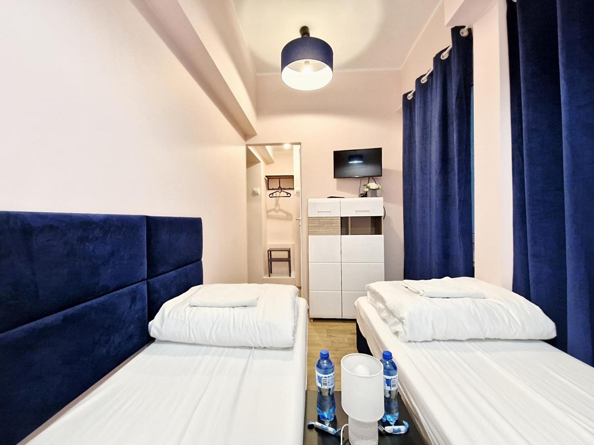 Hostel Helvetia - Private Rooms In City Center And Old Town Varsóvia Exterior foto